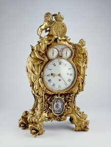 時計、1775〜1800年のブロンズ、ファイヤーギルト、オルモル